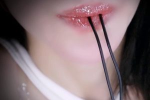 诱人的唇含住你的耳朵（22.08.03~3）