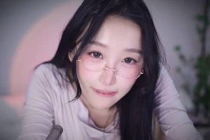 酥酥学姐 和女上司放假的约会 裸足 舔耳 （24.10.13~2）