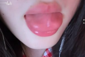 蛋蛋 湿润的唇（26.01.15~1）